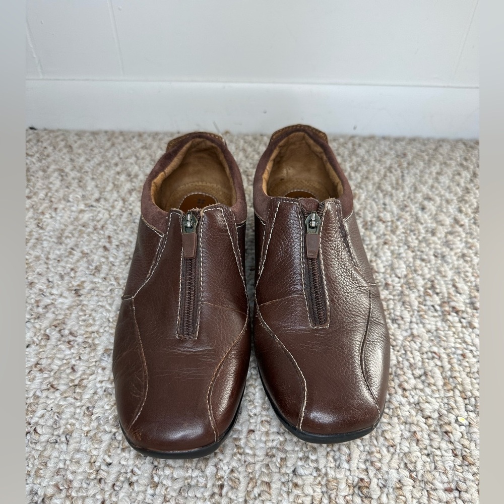 Naturalizer zip front brown Leather loafer shoe size 9M